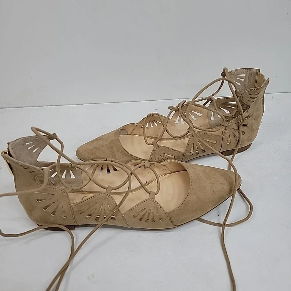 Jessican Simpson 9.5 M Flat Almond Toe Rear Zip Lace Up Non Slip Preppy Trendy